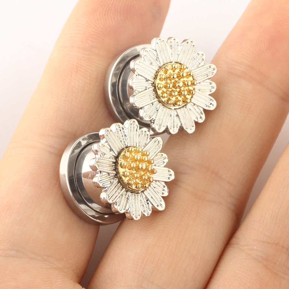 European American 2022 Auricle Hollow Chrysanthemum Ear Plug Stretcher - 16mm 18K Gold Plated Stainless Steel Ear Piercing Jewelry - Image 2