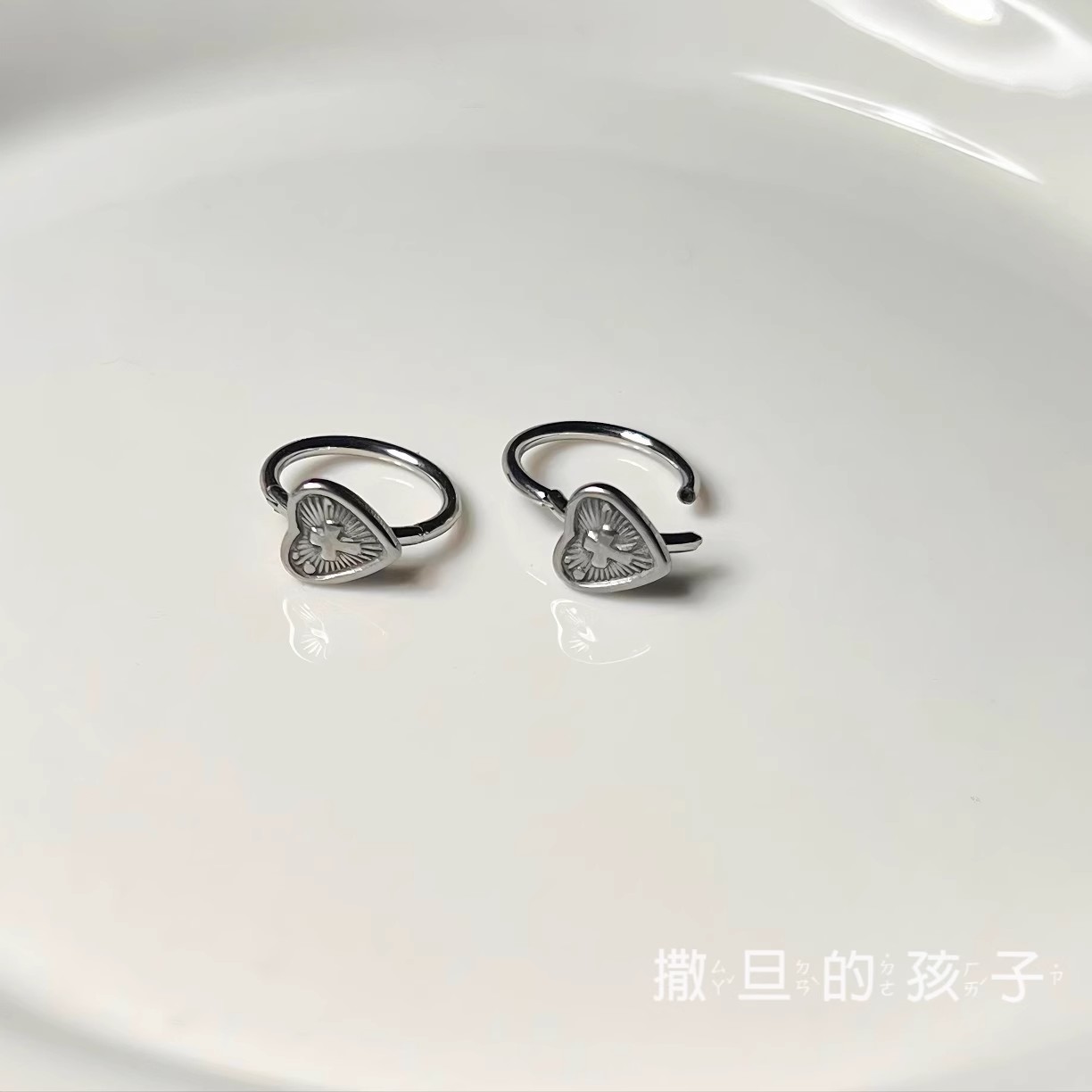 Seamless Lip Ring Titanium Steel Closed Loop Love Cross Lip Barbell Piercing Jewelry - Image 4