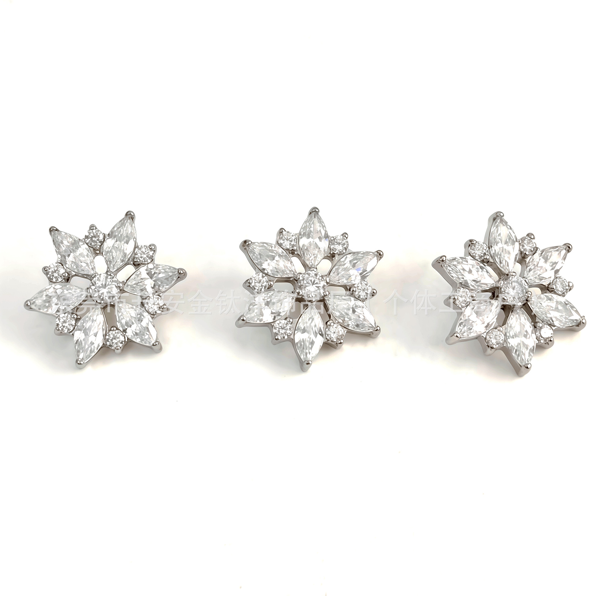 F136 Titanium Crystal Flower Inlaid 5A Zircon Earring, Nose Nail, Lip Nail, Ear Bone Nail G23 Titanium Alloy Piercing Jewelry - Image 3