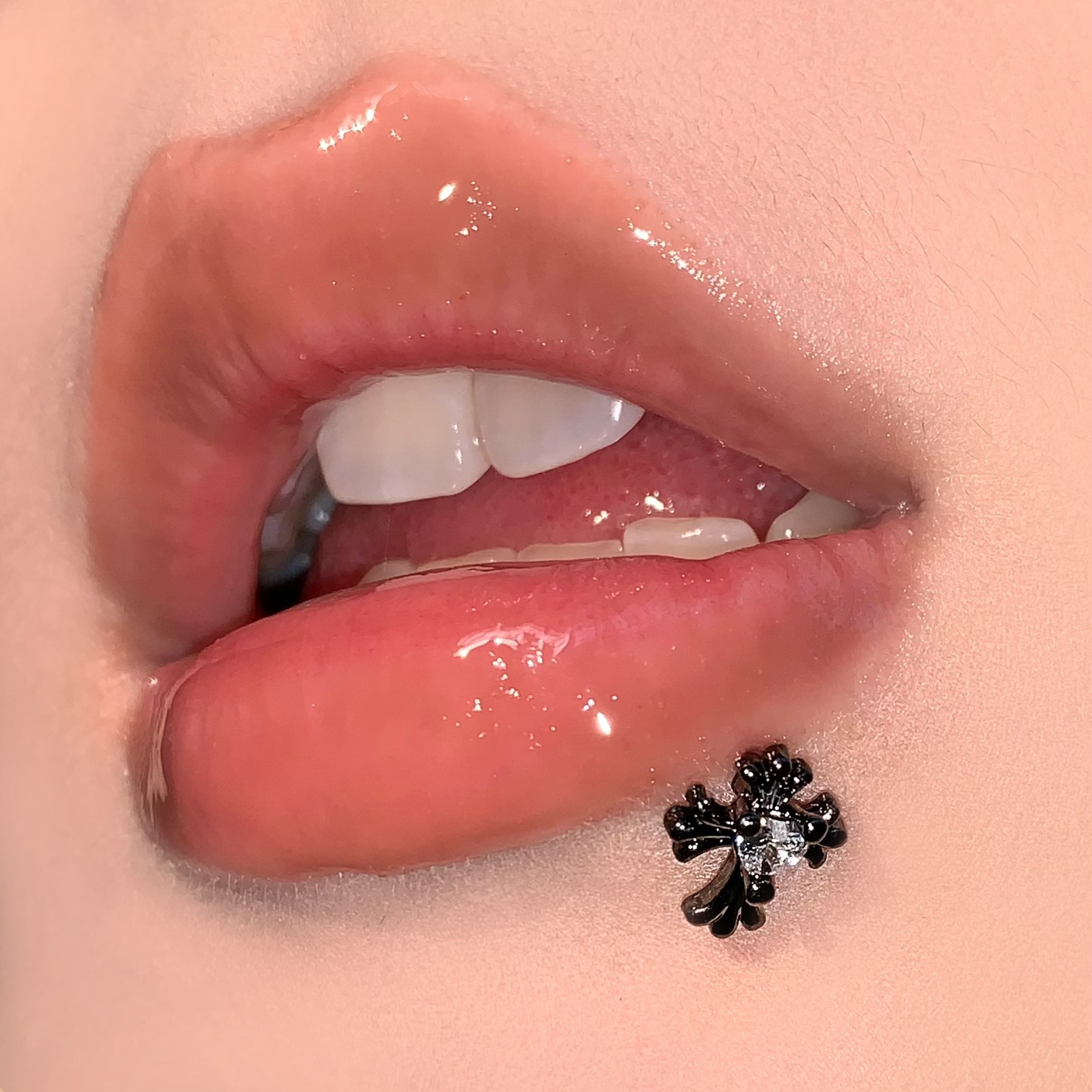 Vintage Cross 16G Lip Labret Stud CZ Zircon External Thread 316L Surgical Steel Lip Piercing Jewelry - Image 2