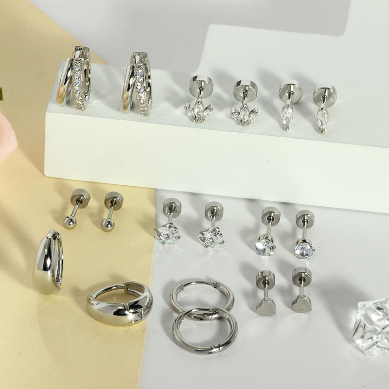Amazon Hot Sale Stainless Steel Zircon Heart-Shaped Earrings Light Luxury All-match Ear Studs - Image 3