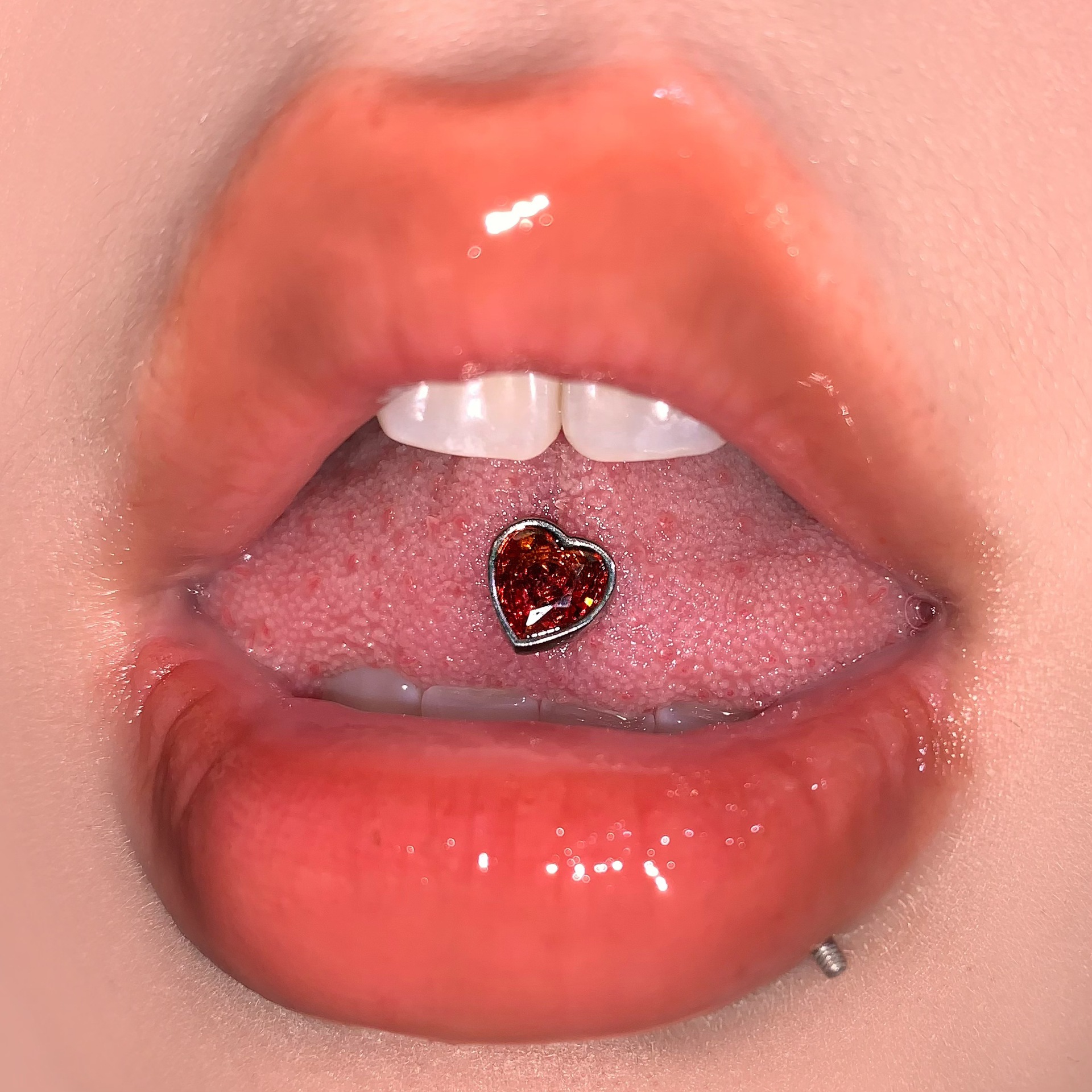 4-Color Flash Love Zircon Tongue Barbell, 316L Surgical Steel External Thread Tongue Piercing Jewelry, Wholesale - Image 4