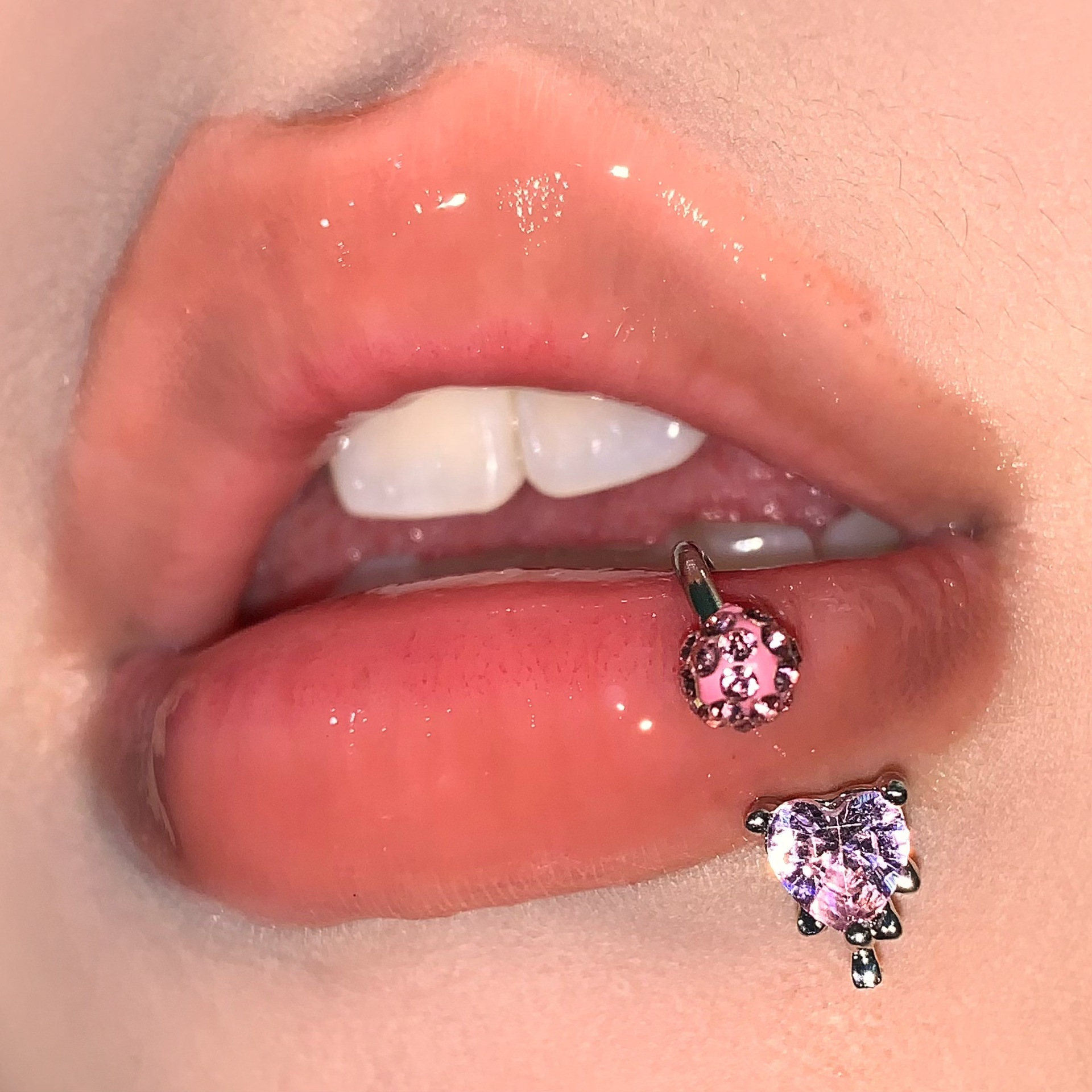 4-Color Super Shiny Heart-Shaped Zircon Lip Ring Titanium Steel External Thread Mud Ball Ear Cartilage Ring Piercing Jewelry - Image 2