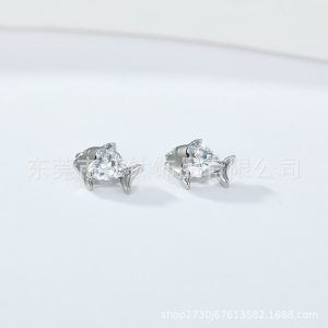 G23 Titanium Heart-Shaped Fish Ear Cuff with Dolphin Design, CZ Zircon Inlaid Cartilage Piercing Jewelry